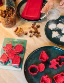 Set of 5 Cookie Cutters with Stamps - Cookie Time!