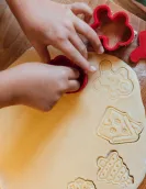 Set of 5 Cookie Cutters with Stamps - Cookie Time!